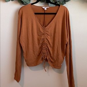 Cropped cinch top